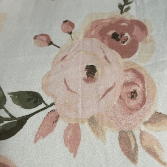 Child's 2 Piece Floral Blanket & Pillow Set Throw Bedding 32.5" x 42" LIKE NEW - Picture 14 of 15